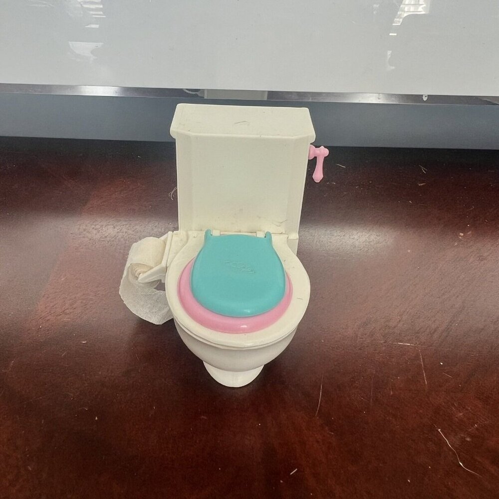 Vtg 1996 Potty Training Kelly Barbie Baby Sister Toilet W/Toilet Paper Holder